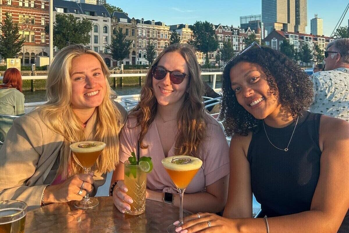 Rotterdam: Boat Cruise + Snacks & Cocktails - Photo 1 of 4