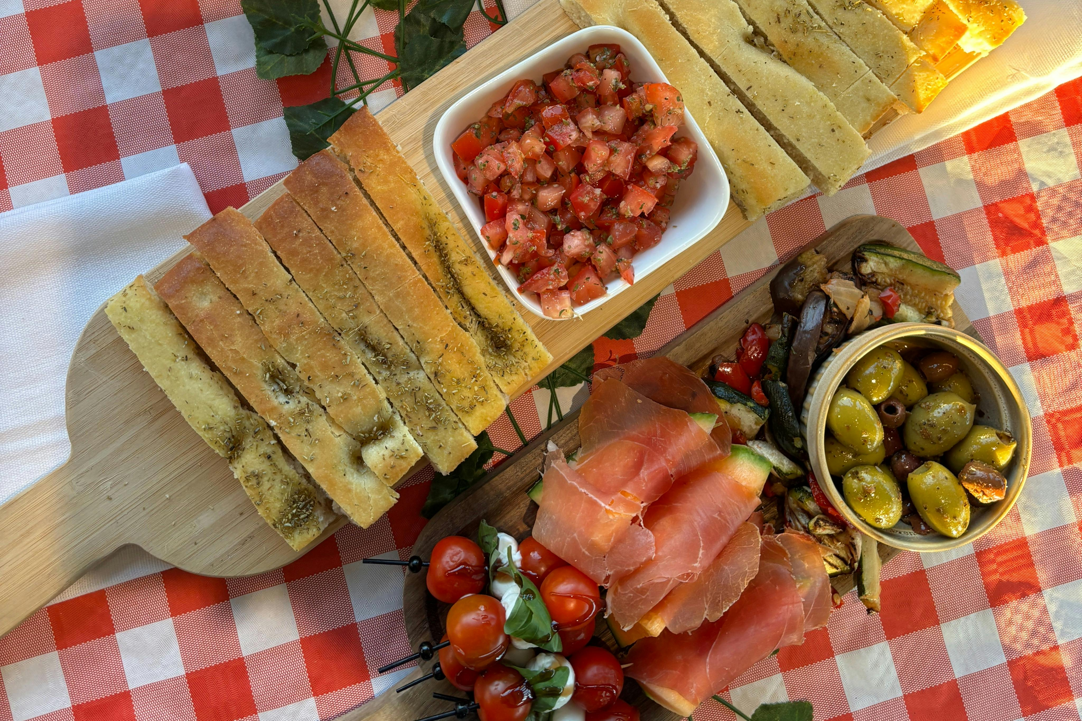 Rotterdam: Boat Tour + Pizzas - Photo 1 of 7