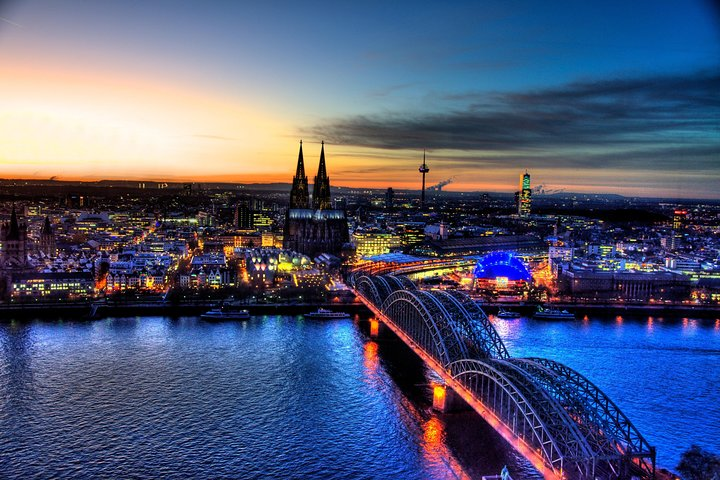 Cologne by night.
