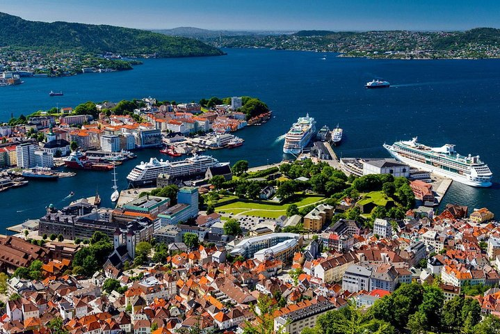 Bergen city overview private walking tour - Photo 1 of 10