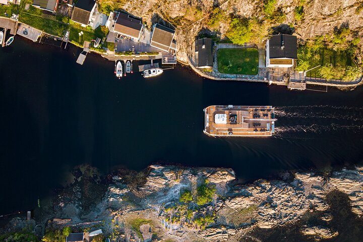 Guided Sightseeing Cruise on Oslofjord by Premium Silent Boat - Photo 1 of 16
