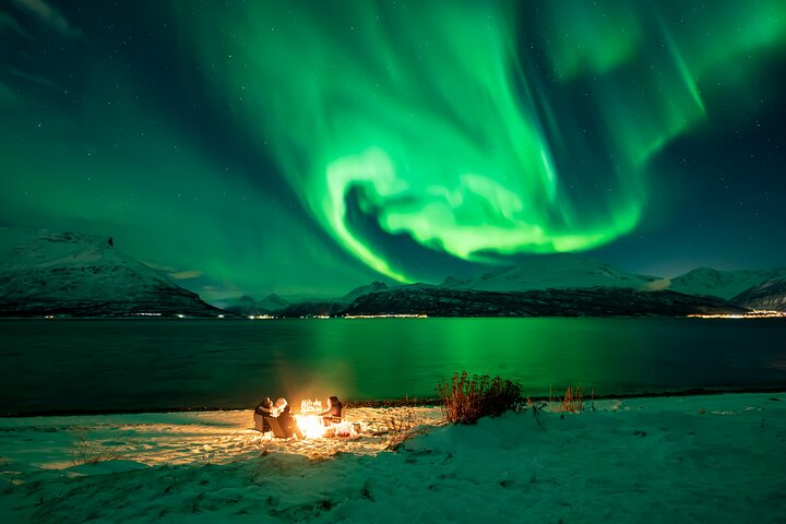 Northern Lights tour and bonfire