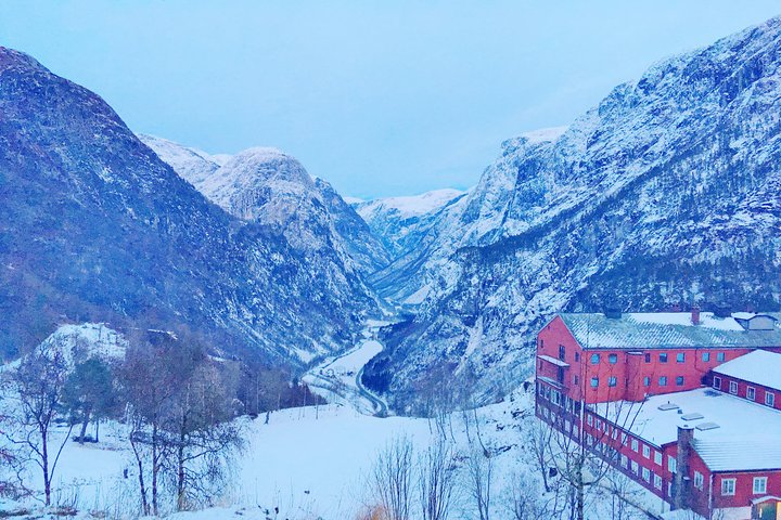 PRIVATE GUIDED TOUR: Highlights of Norway - Trip to the Sognefjord - WINTER - Photo 1 of 25