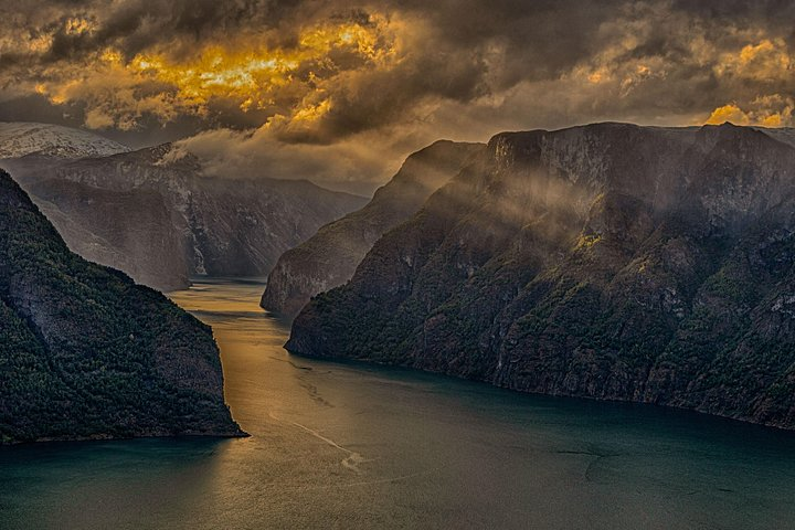 PRIVATE TOUR: Sketches of Norway , Gudvangen, Flåm, Stegastein  - Photo 1 of 25