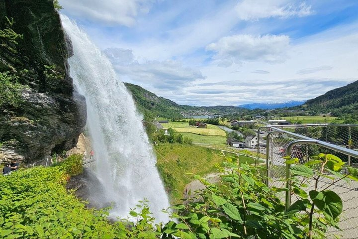 Private Bergen Hardangerfjord Full-Day, incl Cruise & Waterfalls - Photo 1 of 15