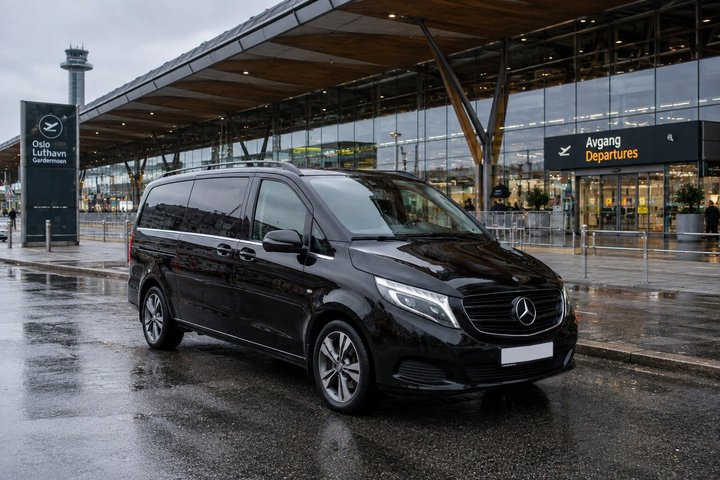 Private Transfer To OR From Airport in Ålesund - Photo 1 of 8
