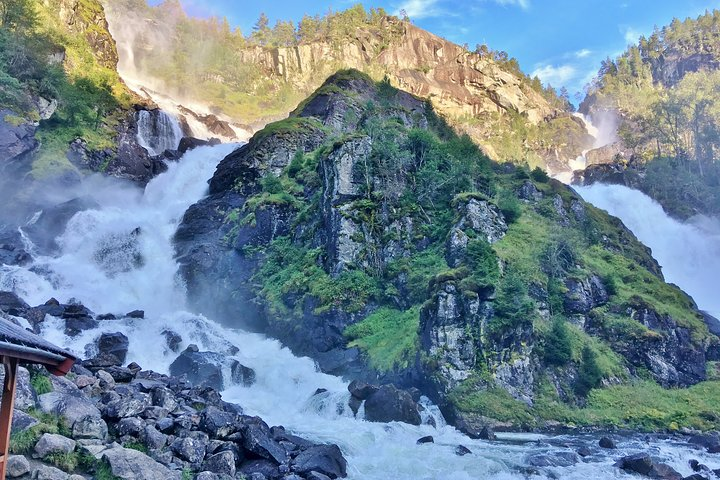 Låtefossen waterfall