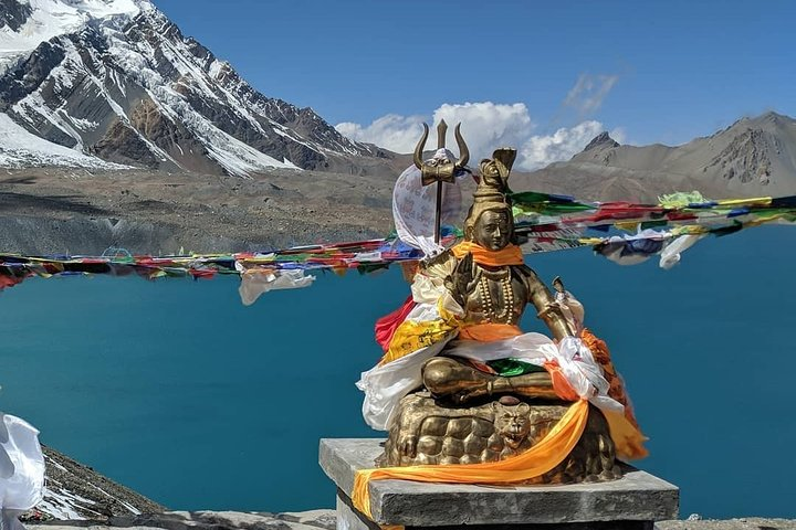 Amazing Tilicho lake and Lord Shiva Statue