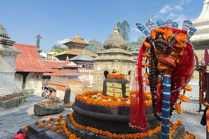 Inside Kathmandu Pashupatinath Temple inside-kathmandu-pashupatinath-temple