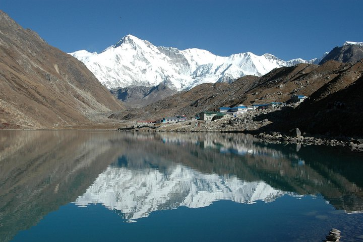 On the way from Gokyo Lake