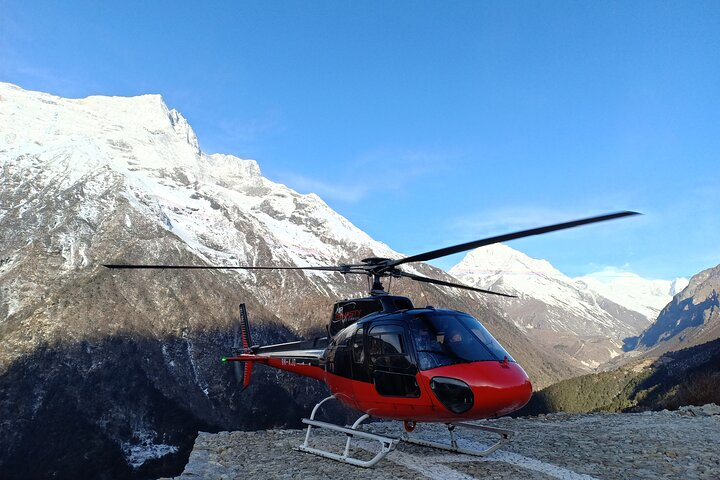 Helicopter Tour Everest Base Camp to Kalapatthaer - Photo 1 of 5