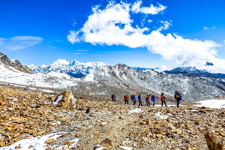 Top of The Lumba-Sumba Pass 5200 m.
