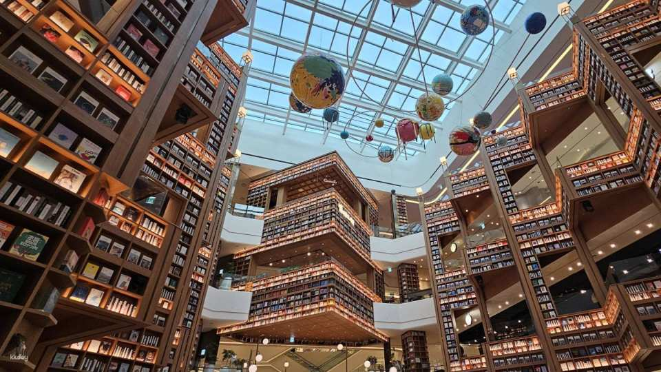 A Japanese guide who is knowledgeable about Korean dramas will take you to the popular filming locations in Suwon! Starfield Library, Wokhwawon, and Haenggung-dong (Day tour from Seoul) - Photo 1 of 9