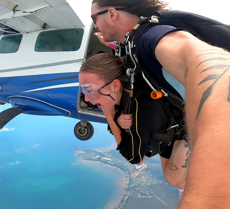 Airlie Beach: Tandem Skydiving Experience with Beach Landing - Photo 1 of 3