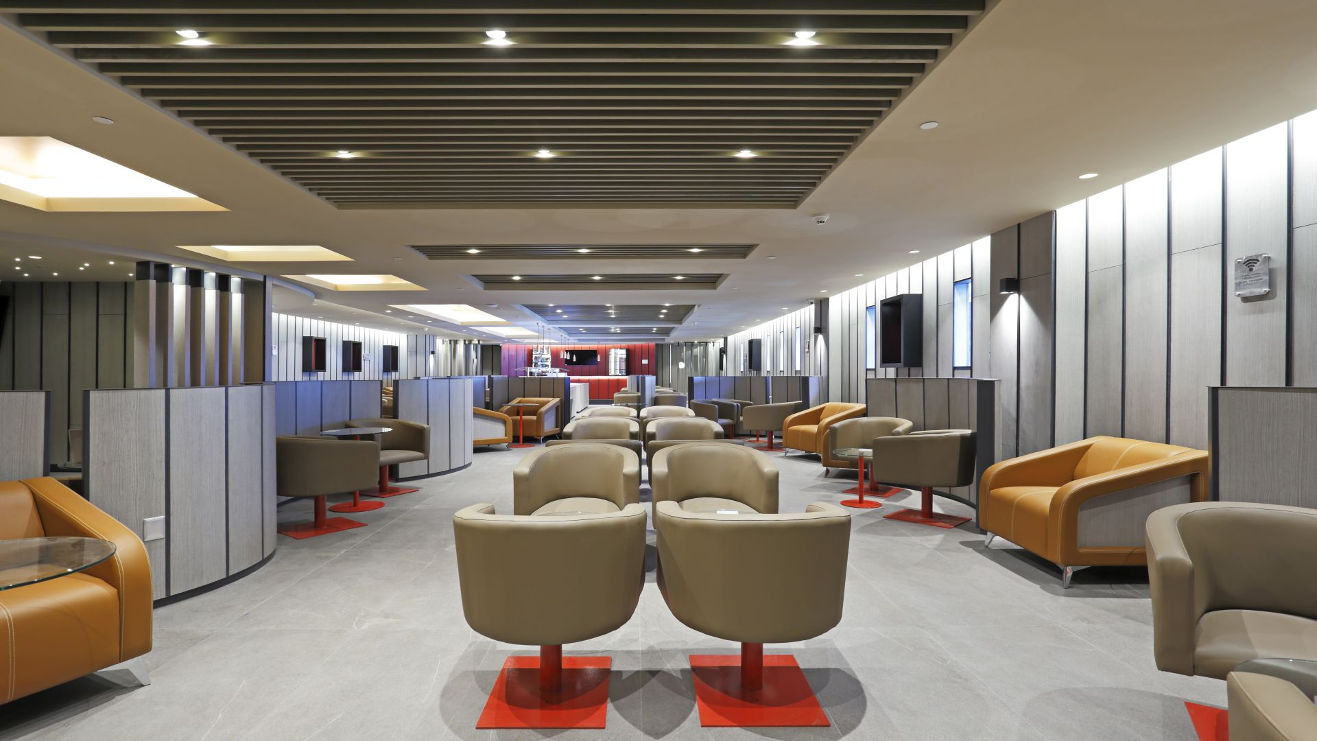 Andes Lounge Arturo Merino Benitez Airport - Photo 1 of 6