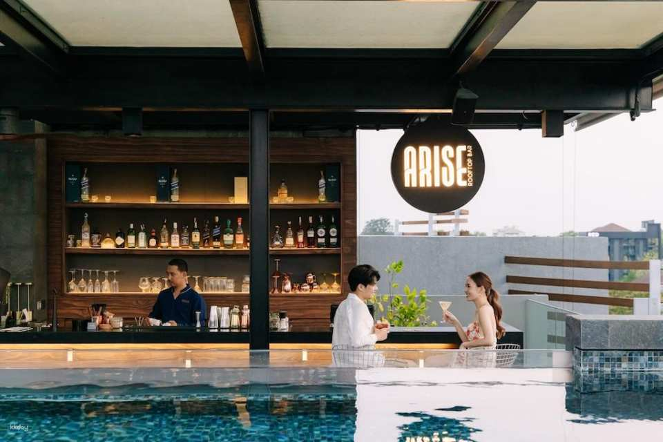 ARISE Rooftop Bar at AMANOR Hotel Chiang Mai | ประเทศไทย - Photo 1 of 10