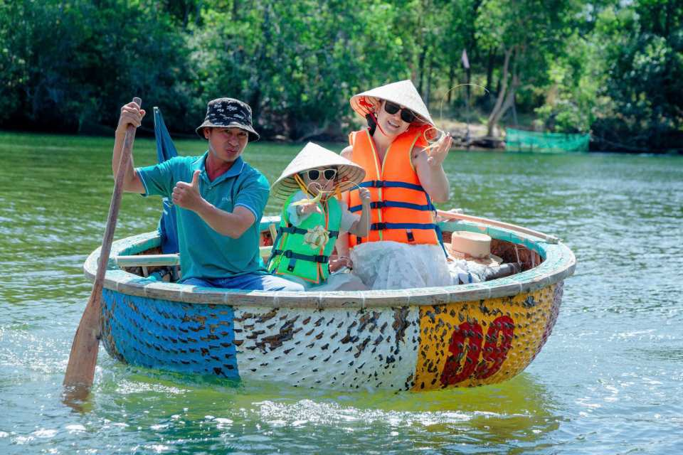 [Discount 30% OFF] Bamboo Basket Boat Ticket in Phu Quoc. - Photo 1 of 10