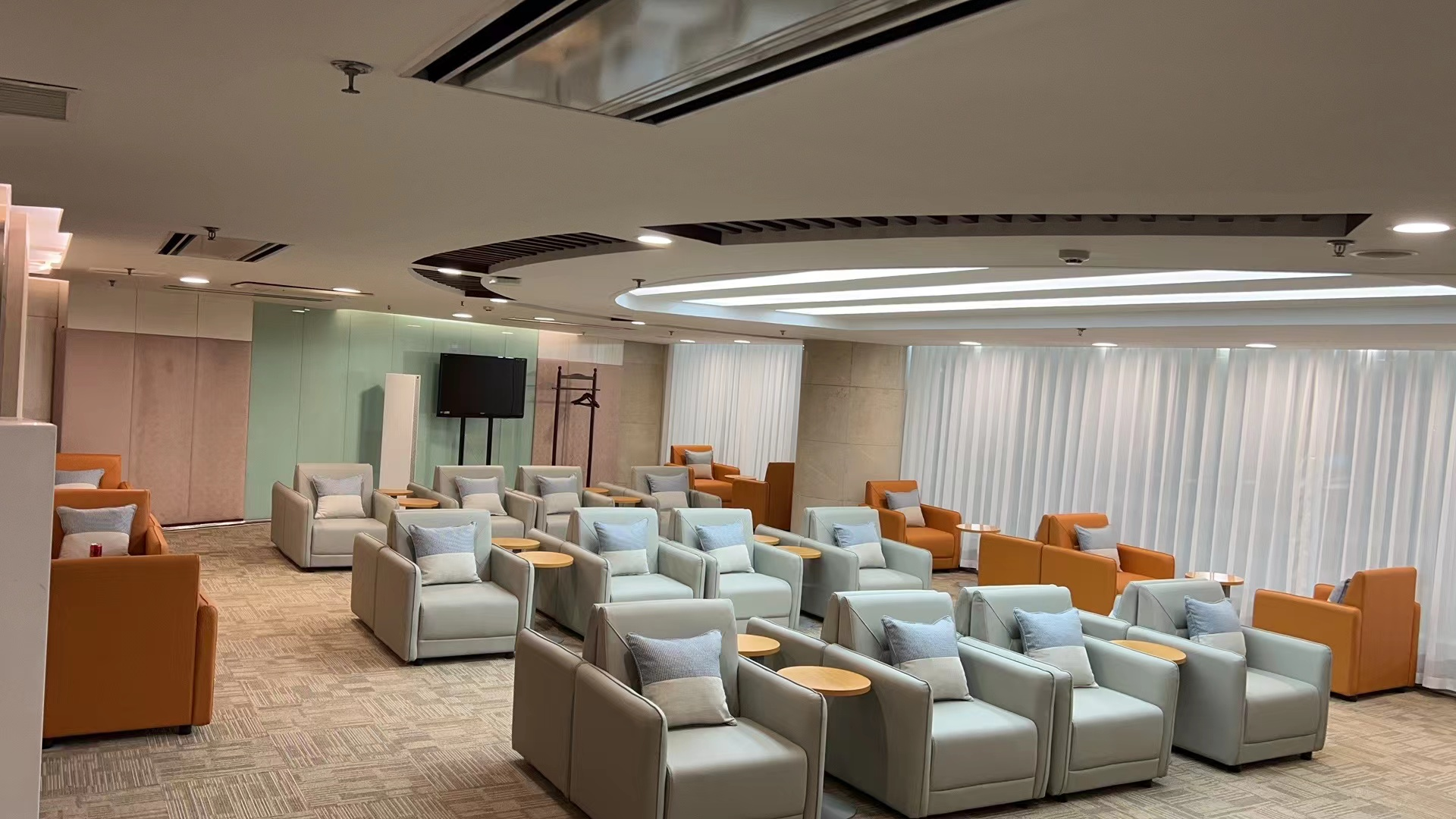 Business Travel Lounge Zhoushuizi International Airport - Photo 1 of 6
