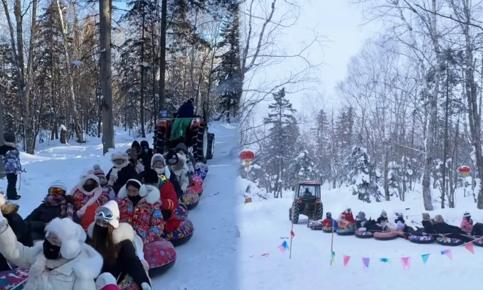 China Snow Town + Yabuli Sunshine Ski Resort Shared Transfer One-Day Tour - Photo 1 of 3