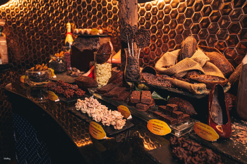 COCOA XO Bar at Red Sky 57th Floor | Bangkok - Photo 1 of 10