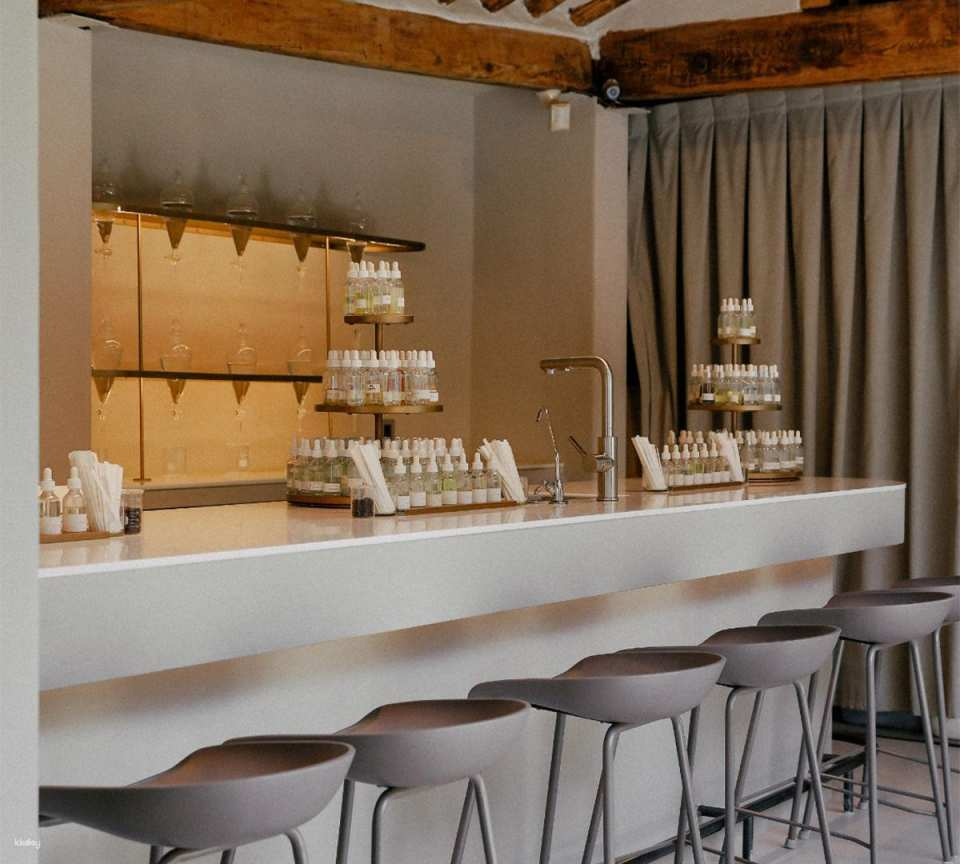 Create your own perfume class in a tranquil Hanok - Photo 1 of 8