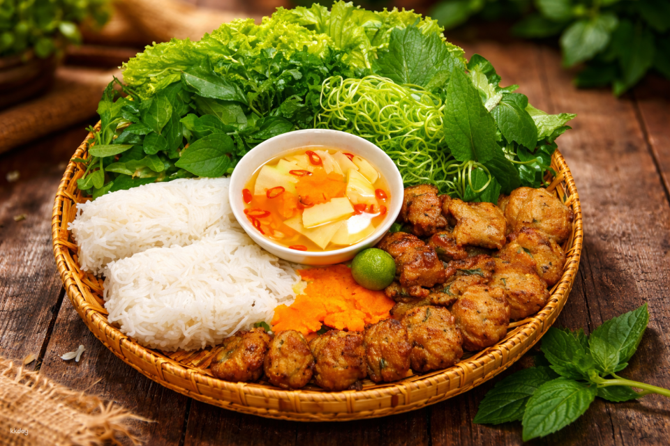 Da Nang Live Cooking Experience with Ocean View - Photo 1 of 9