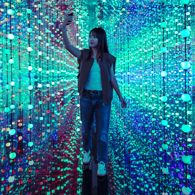 Dopamine Land: A Multisensory Experience in Singapore - Photo 1 of 4