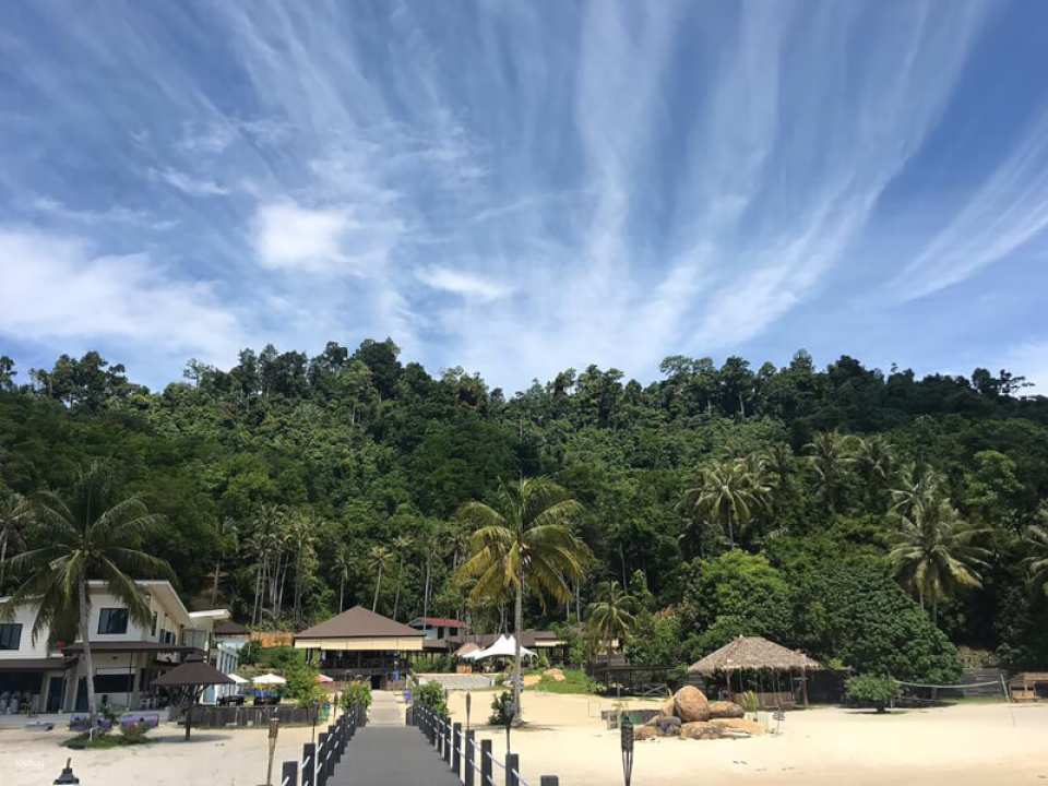 Dreamer Island Crystal Waters Snorkeling Experience with Transfer - Photo 1 of 3