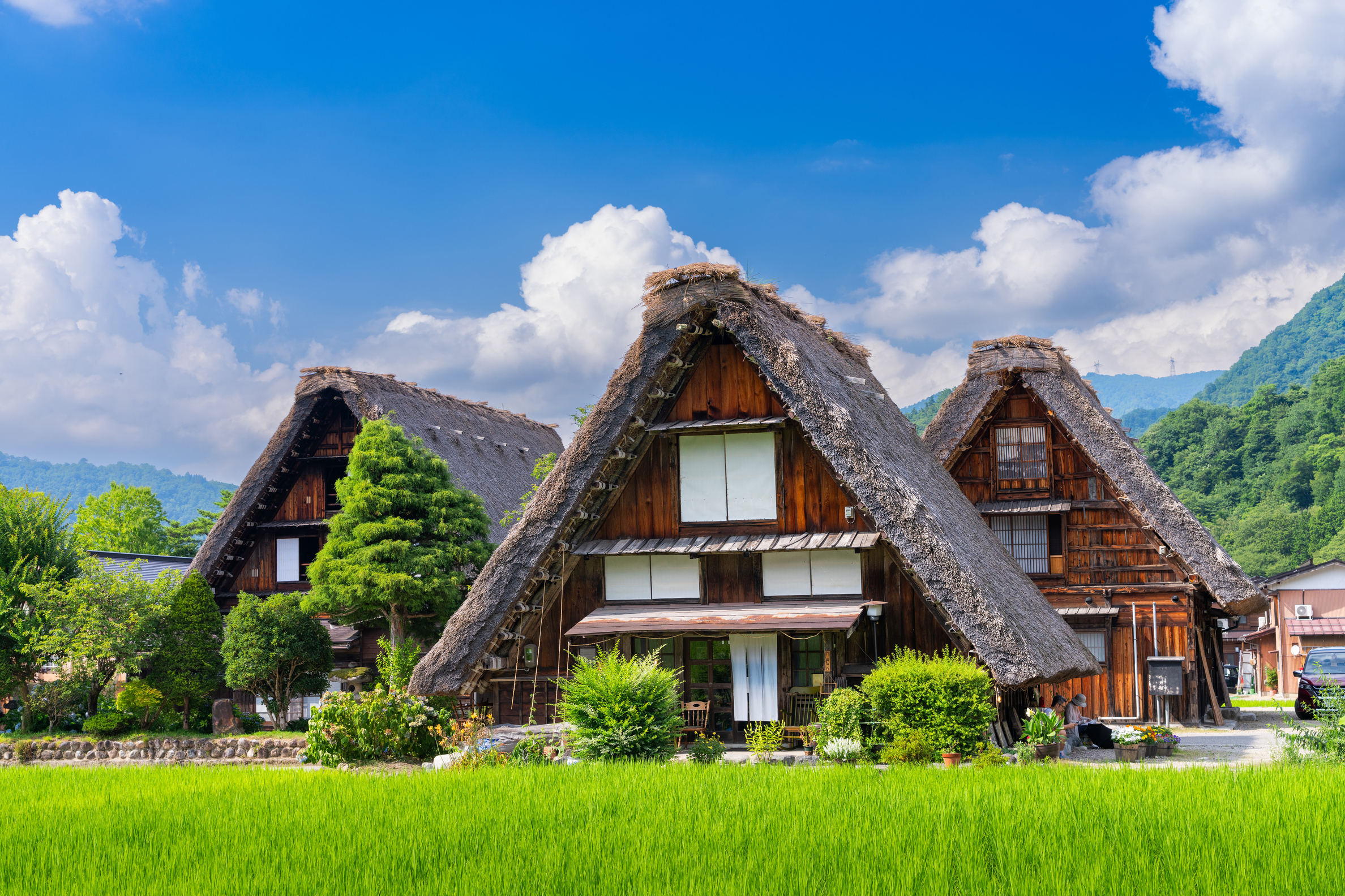 From Tokyo: Shirakawa-go & Kanazawa Bus Day Tour with Round-Trip Shinkansen Tickets (Lunch Not Included) - Photo 1 of 8