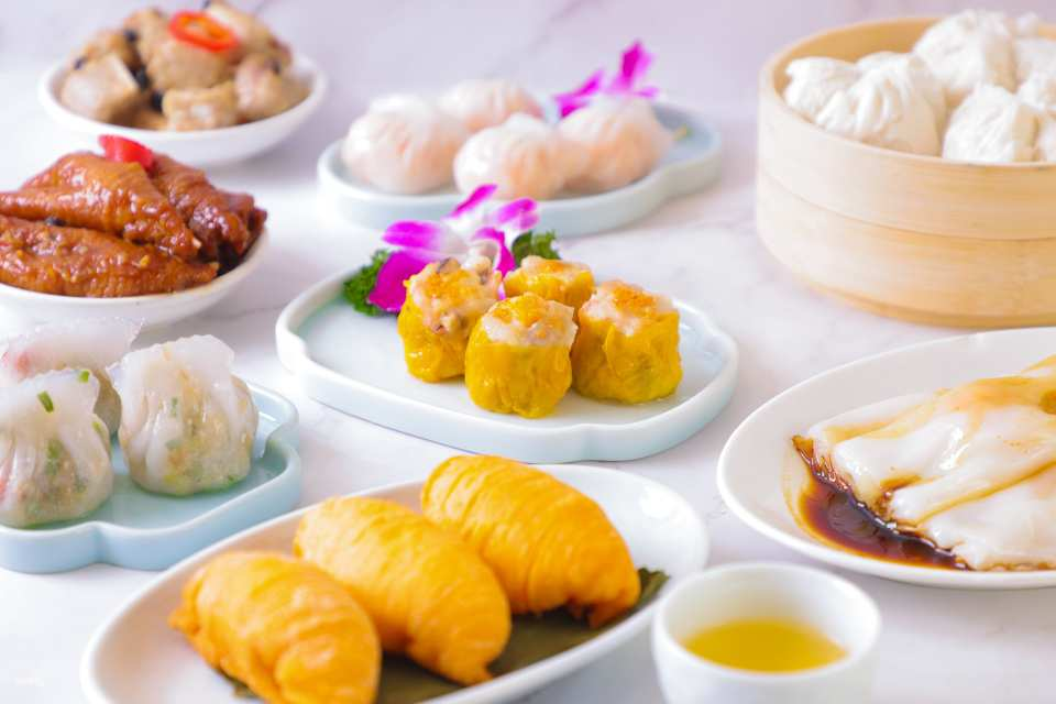 Fu Cheng Hot Pot & Seafood Restaurant | Winter Hot Pot Cuisine | 40 Dim Sum All-You-Can-Eat for 3 Hours "Dim Sum Free Bird" | Wong Tai Sin & Prince - Photo 1 of 2