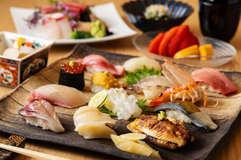 Fukuoka : A Masterpiece of Ocean Freshness – Artisans of "Sushi Sanyo" - Photo 1 of 12