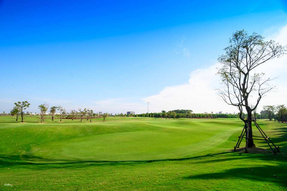 Golf Experience at Siam Country Club Bangkok | Samut Prakan - Photo 1 of 7