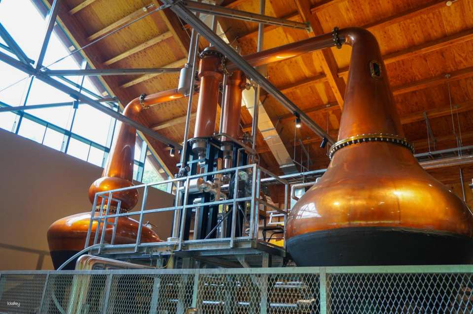 [Guaranteed Departure]Niseko&Lake Shikotsu: Pristine Lakes, Niseko Distillery with Premium Sukiyaki - Photo 1 of 16