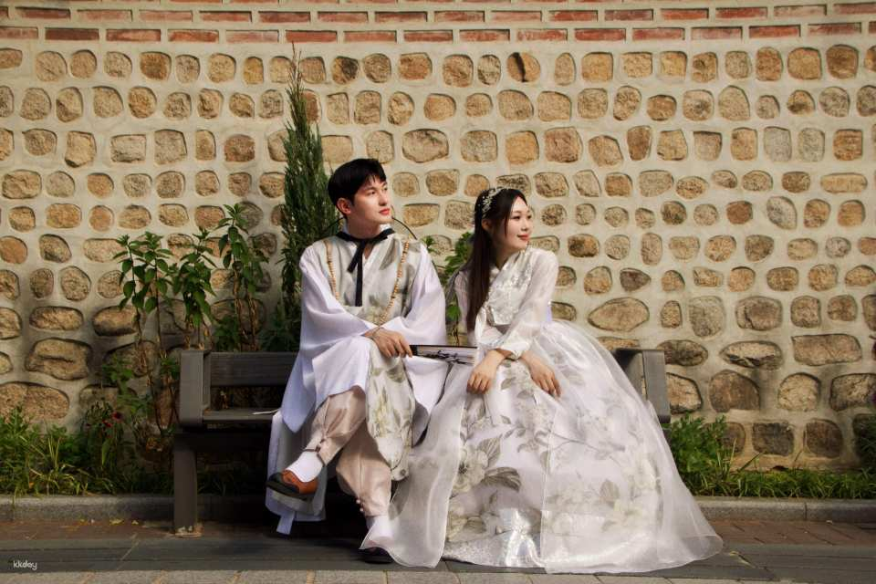 Gyeongbokgung Palace Hanbok Experience, Bukchon Hanok Village, Changdeokgung Palace (Includes Korean-style hair styling) - Photo 1 of 10