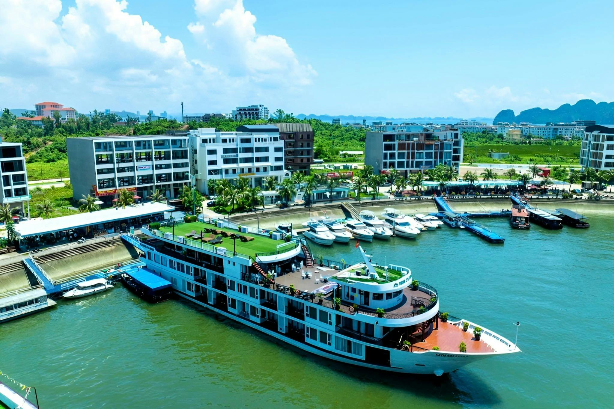 Ha Long Bay: 2D1N Verdure Lotus Cruise + Sung Sot & Ti Top + Meals - Photo 1 of 8