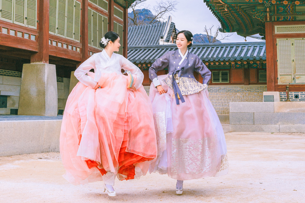 Hanbok Experience at Hanboknam Gyeongbokgung + Korean Hairstyling - Photo 1 of 5