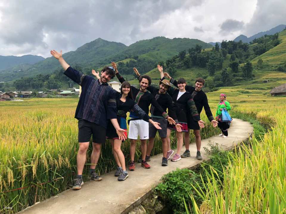 Hanoi to Sapa: 2D1N in Sapa - Trekking and Fansipan with a Cozy Night at Bungalow - Photo 1 of 10