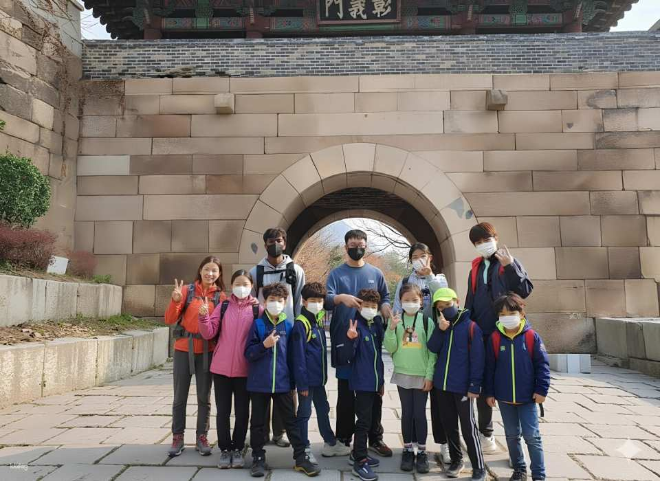 [Small Group] Palace Guard Ceremony & Forbidden Ridge Hiking Tour - Photo 1 of 1