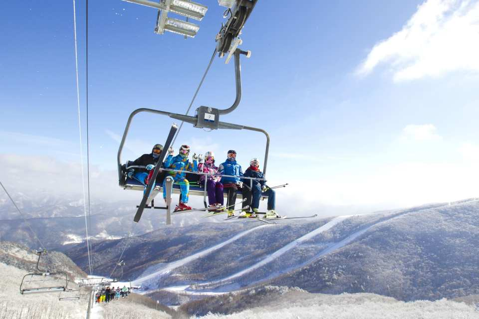 High1 Resort Ski & Snow World Day Tour from Seoul - Photo 1 of 8