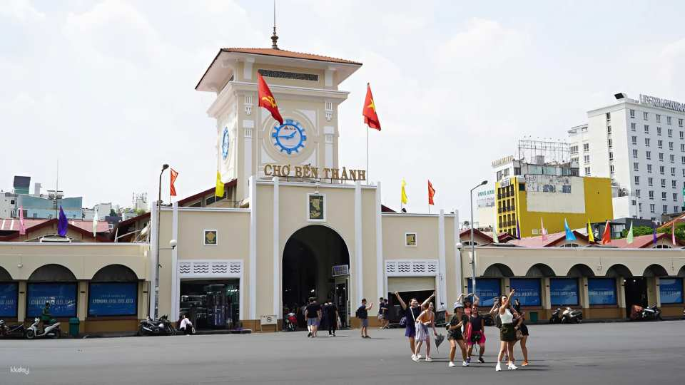 HO CHI MINH CAR RENTAL WITH DRIVER - Photo 1 of 5