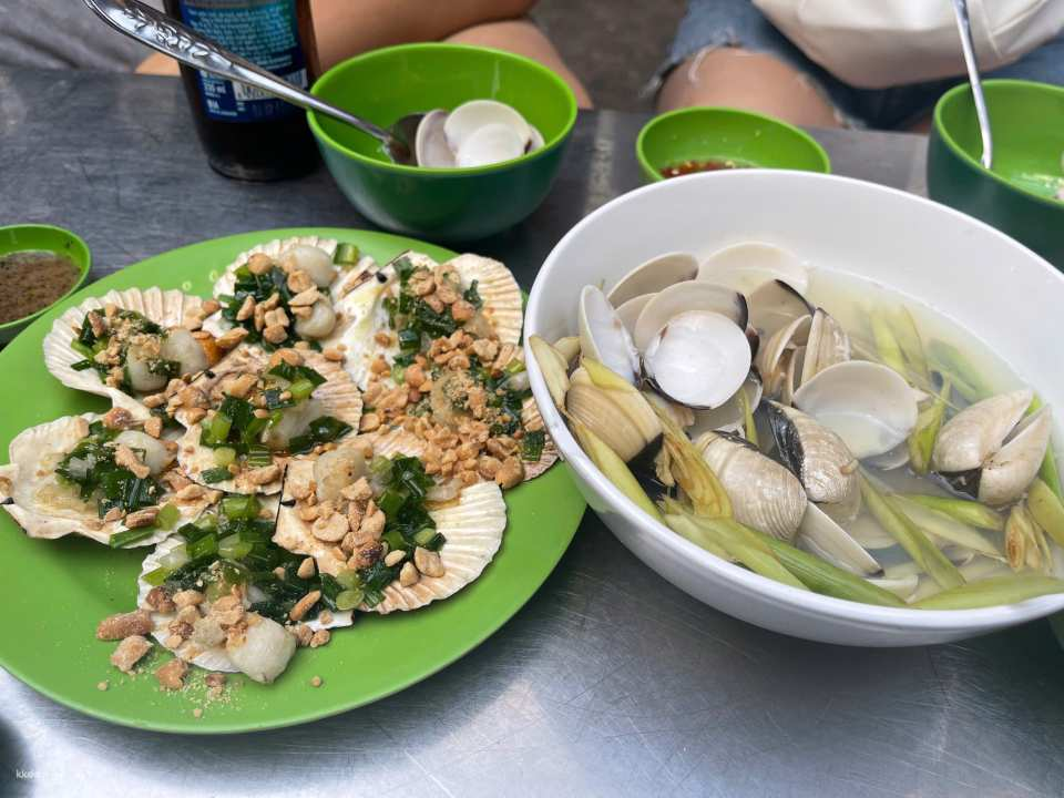 Ho Chi Minh City Premium Nightlife Chill, Seafood, Rooftop Bar & Live Acoustic Music Experience with Traditional Aodai Female Guide Tour | Vietnam - Photo 1 of 10