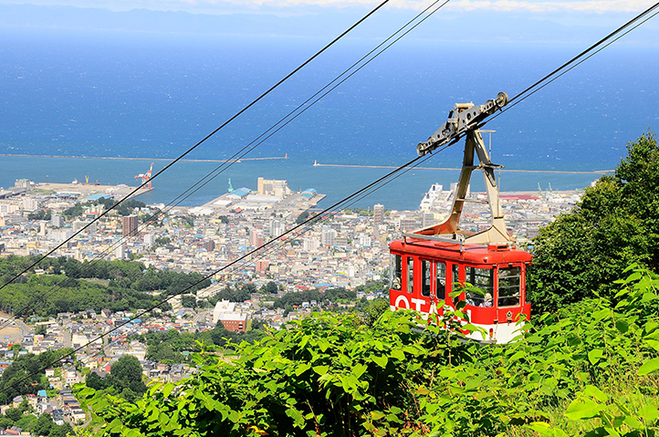 【Hokkaido Regular Sightseeing Bus】 H Otaru, a Japan Heritage Town, & Shiroi Koibito Park Course - Photo 1 of 9