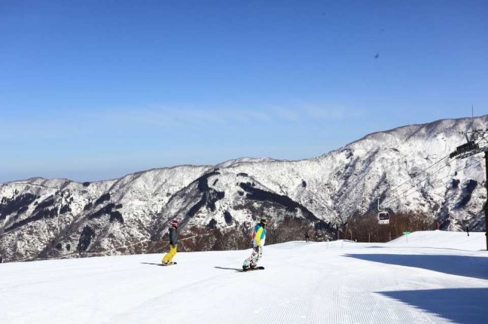 Ichirino Onsen Ski Resort Easy and Handy day Tour from Kanazawa - Photo 1 of 6