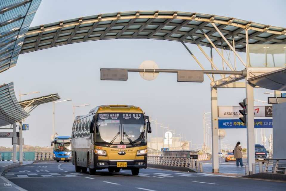 Incheon Airport Limousine Bus Ticket - Photo 1 of 5