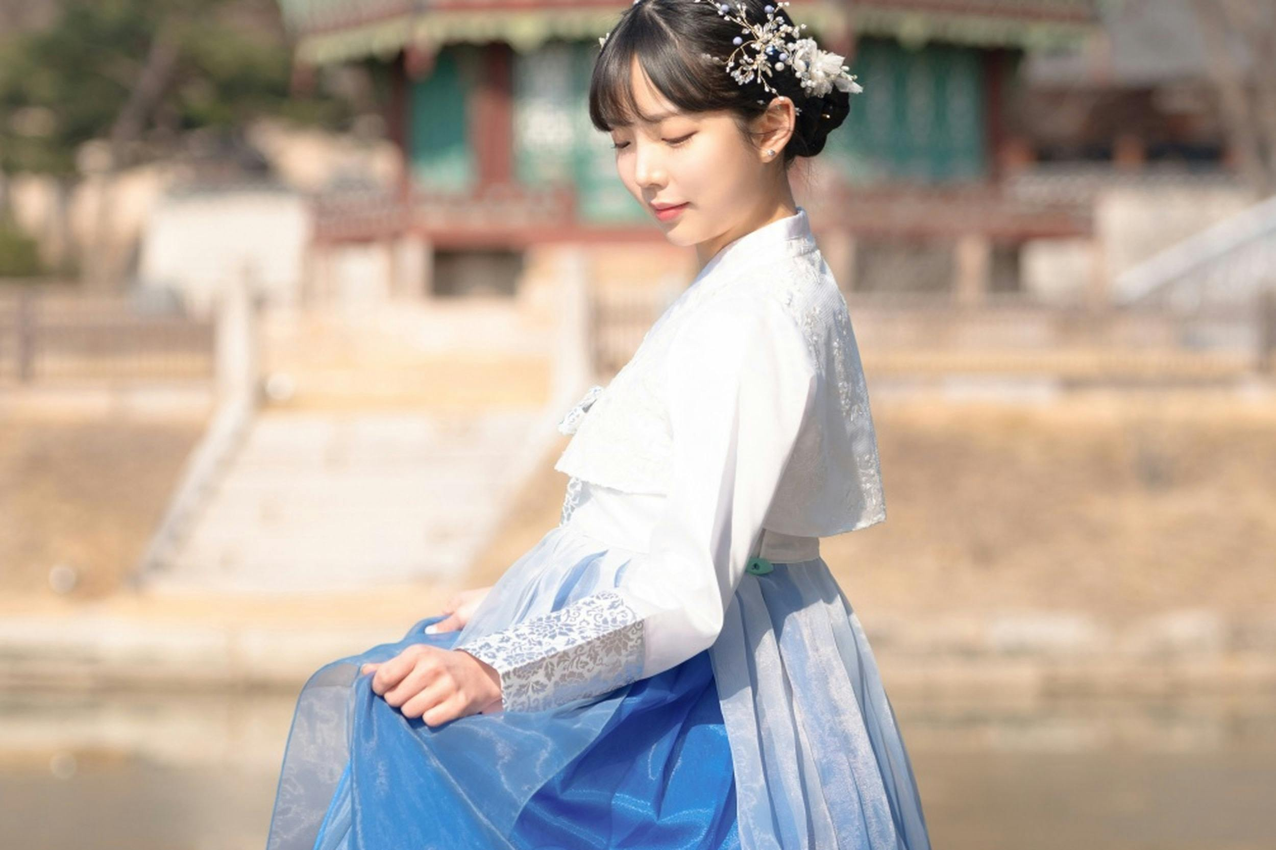 Inkorea Hanbok: Elite Hanbok & Professional Snapshot with Premium Queen Hanbok - Photo 1 of 6