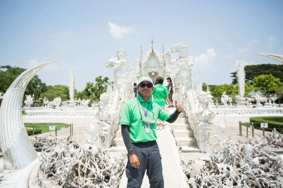 [Japanese Guide] Chiang Rai Temples Tour from Chiang Mai : White Temple, Blue Temple | Thailand - Photo 1 of 5
