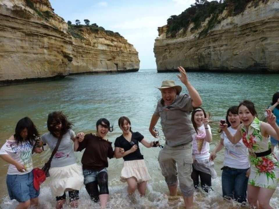 <Japanese-speaking guide> Great Ocean Road & Twelve Apostles Sightseeing Tour (Small Group) by Mr John Tours - Photo 1 of 10