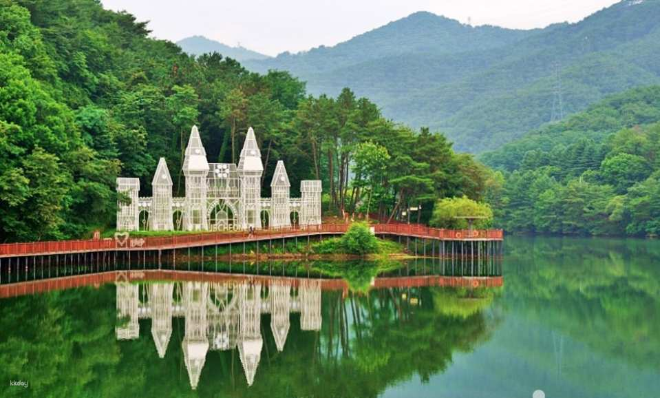 Jecheon Uirimji Pond, Feilongtan Magic City, Cheongpung Cultural Complex, Cheongpung Lake Cable Car, and Bibongsan Observatory|Seoul Departure - Photo 1 of 10
