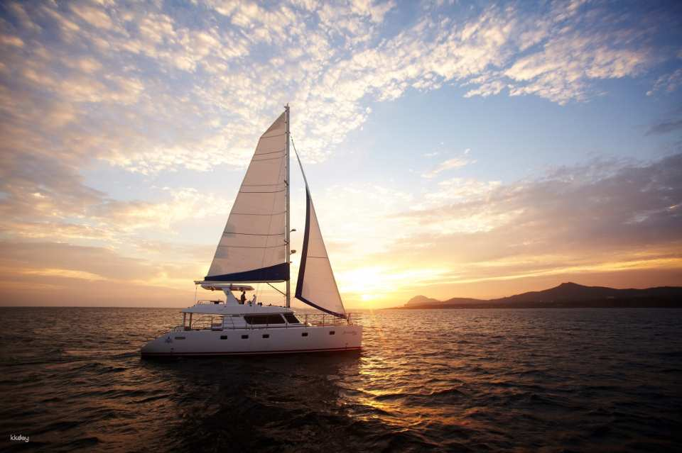 Jeju Seogwipo Grand Blue Yacht Sunset Tour - Photo 1 of 8