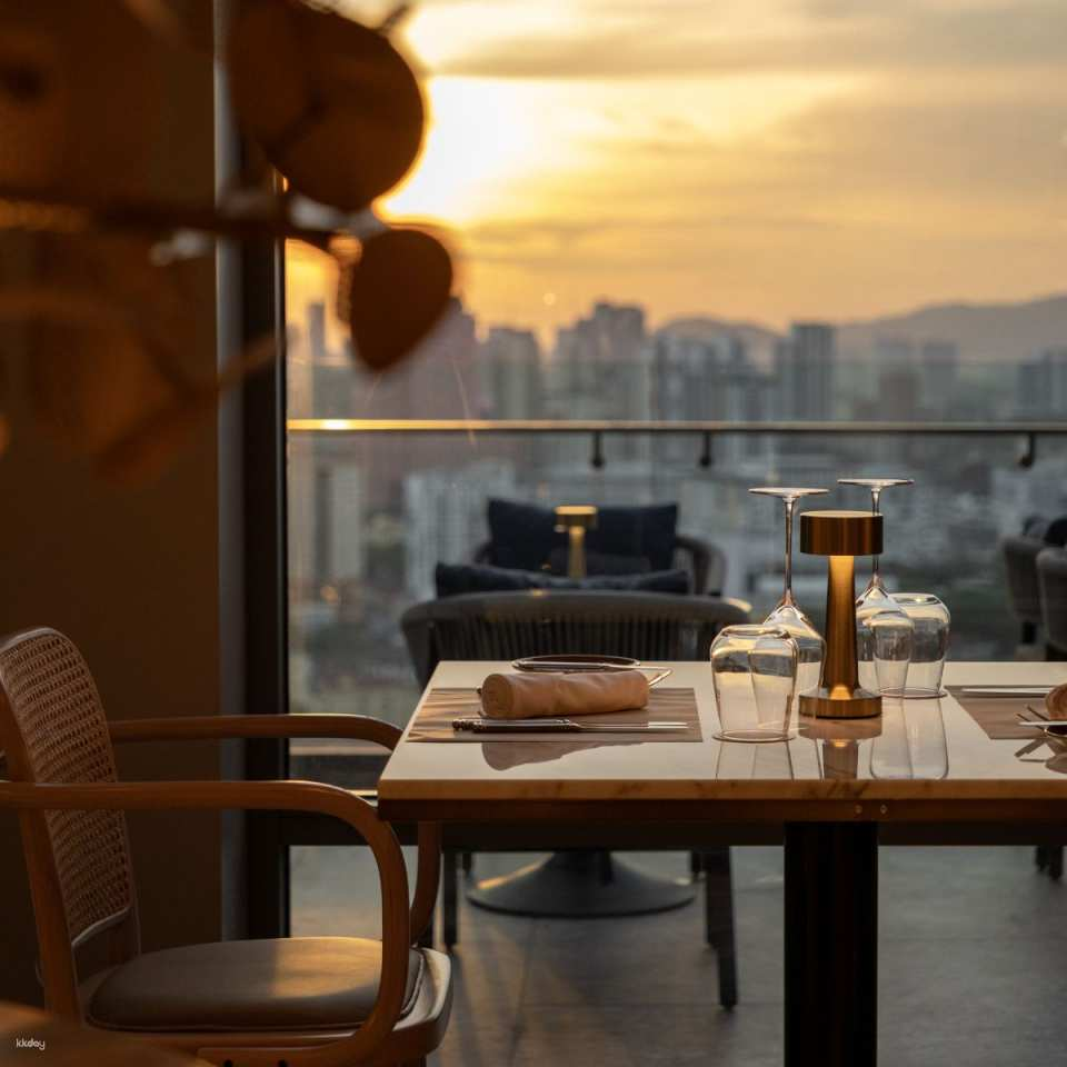 Le Midi by Crowne Plaza KLCC - Photo 1 of 9